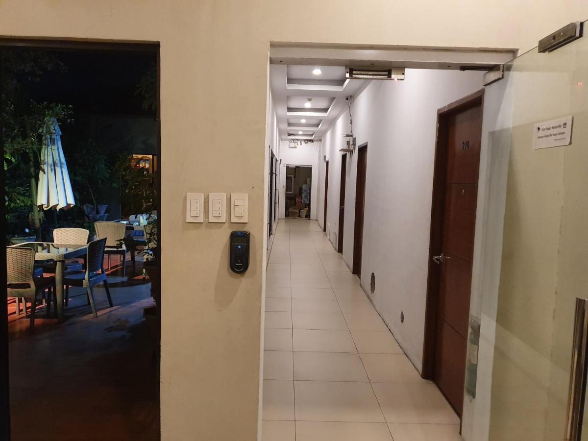 Spiral Suites Hotel Quezon City Exteriör bild