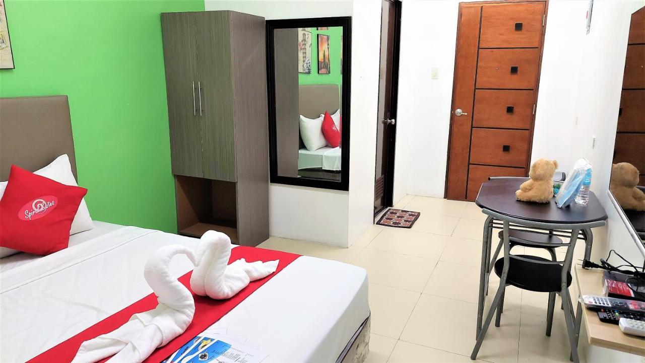 Spiral Suites Hotel Quezon City Exteriör bild